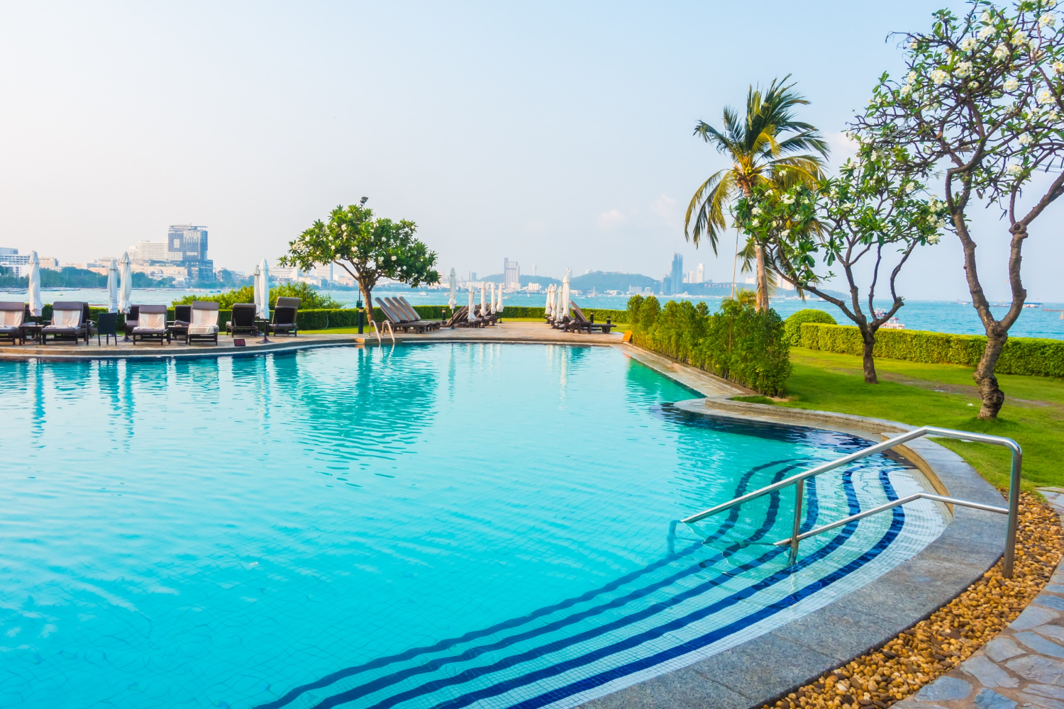 Kolam Renang Outdoor